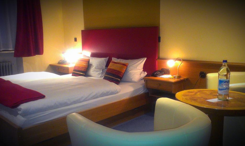 Hotel Zur Post Schönberg Стая снимка