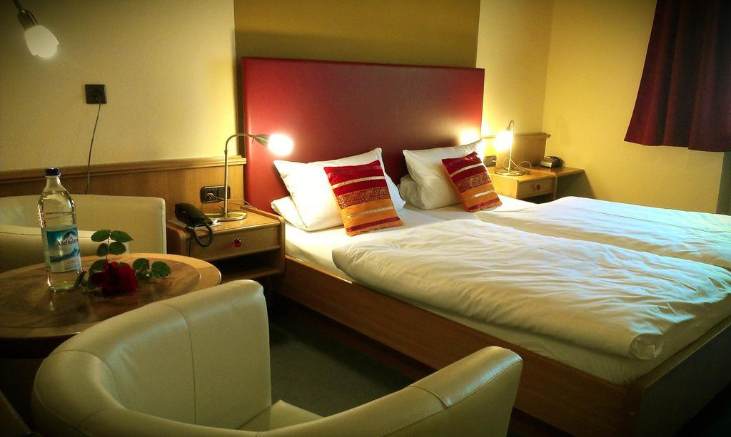 Hotel Zur Post Schönberg Екстериор снимка